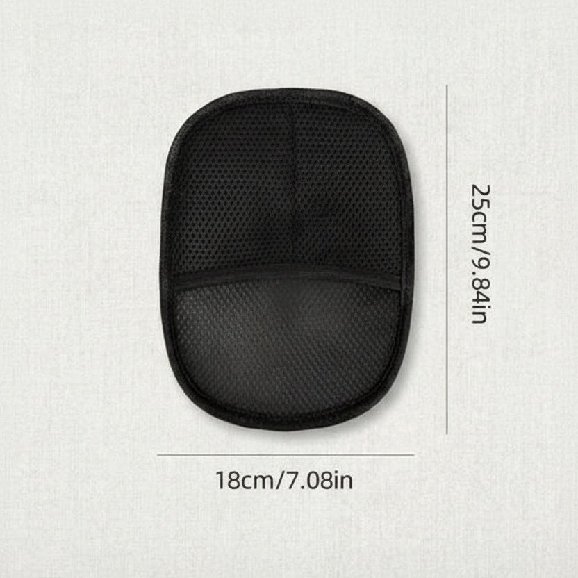 Black mesh pet accessory pouch with 18x25 cm dimensions on light background